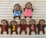 Finger Puppets: 5 little monkeys jumping on a bed