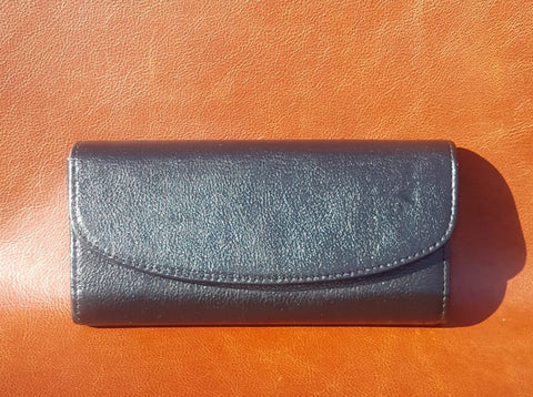 Lady's Leather Purse - Clip Closure