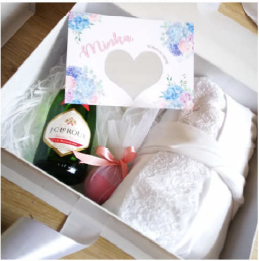 Ready to Go - Lacey Elegance Gift Set